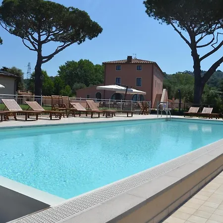 Le Bozze -villa Jenny Con Wi-fi, Posto Auto, Piscina A Sfioro A Villa *