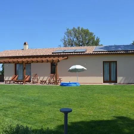 Le Bozze -villa Jenny Con Wi-fi, Posto Auto, Piscina A Sfioro A *